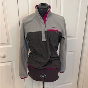 Columbia Gray and Pink Women's Jersey Top
